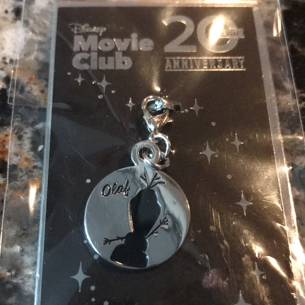 Olaf Collectable Pendant (Disney)